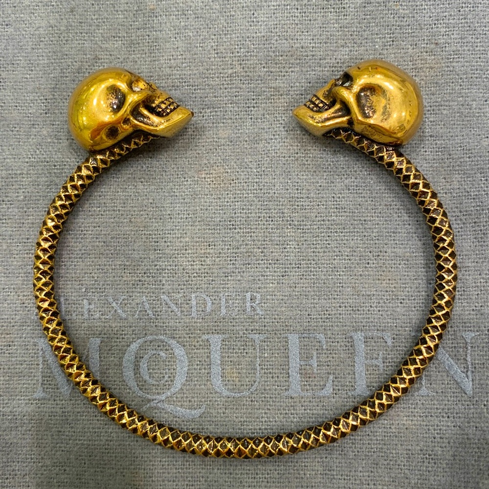Alexander McQueen Twin Skull Embellished Cuff bracelet